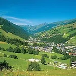 Aparthotel Thomsn-alpine Rock Saalbach-Hinterglemm