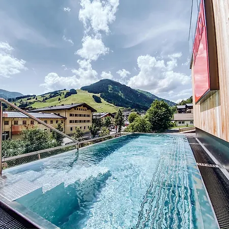Thomsn & 3* Saalbach-Hinterglemm