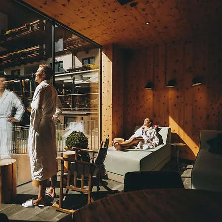 Thomsn & 4* Saalbach-Hinterglemm