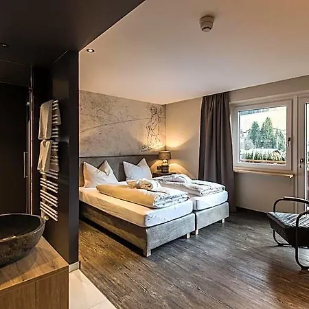 Thomsn & 4* Saalbach-Hinterglemm
