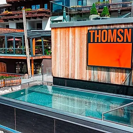 Thomsn & アパートホテル 4*