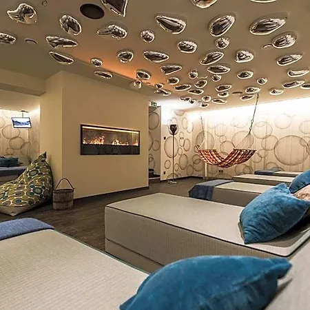 Aparthotel Thomsn & 4*