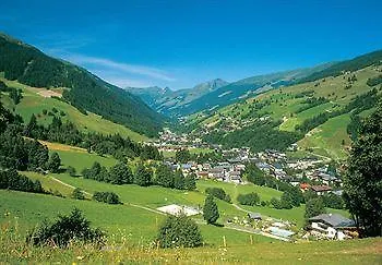 Apartmanhotel Thomsn & Saalbach Hinterglemm
