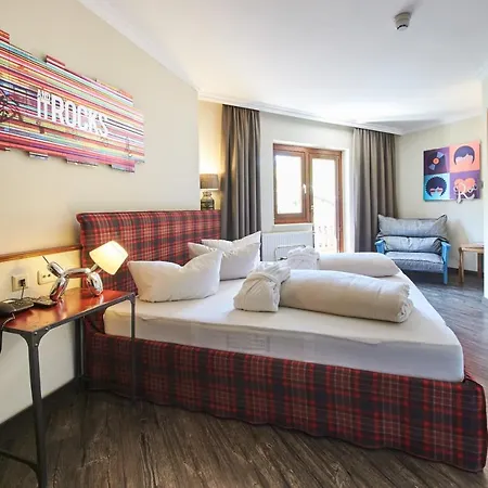 Thomsn & Saalbach Hinterglemm