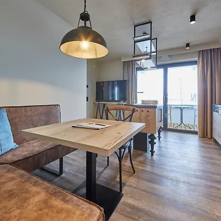 Thomsn & 3* Saalbach-Hinterglemm